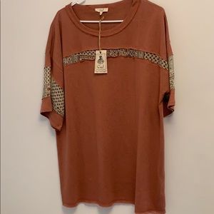 NWT Easel Tee
